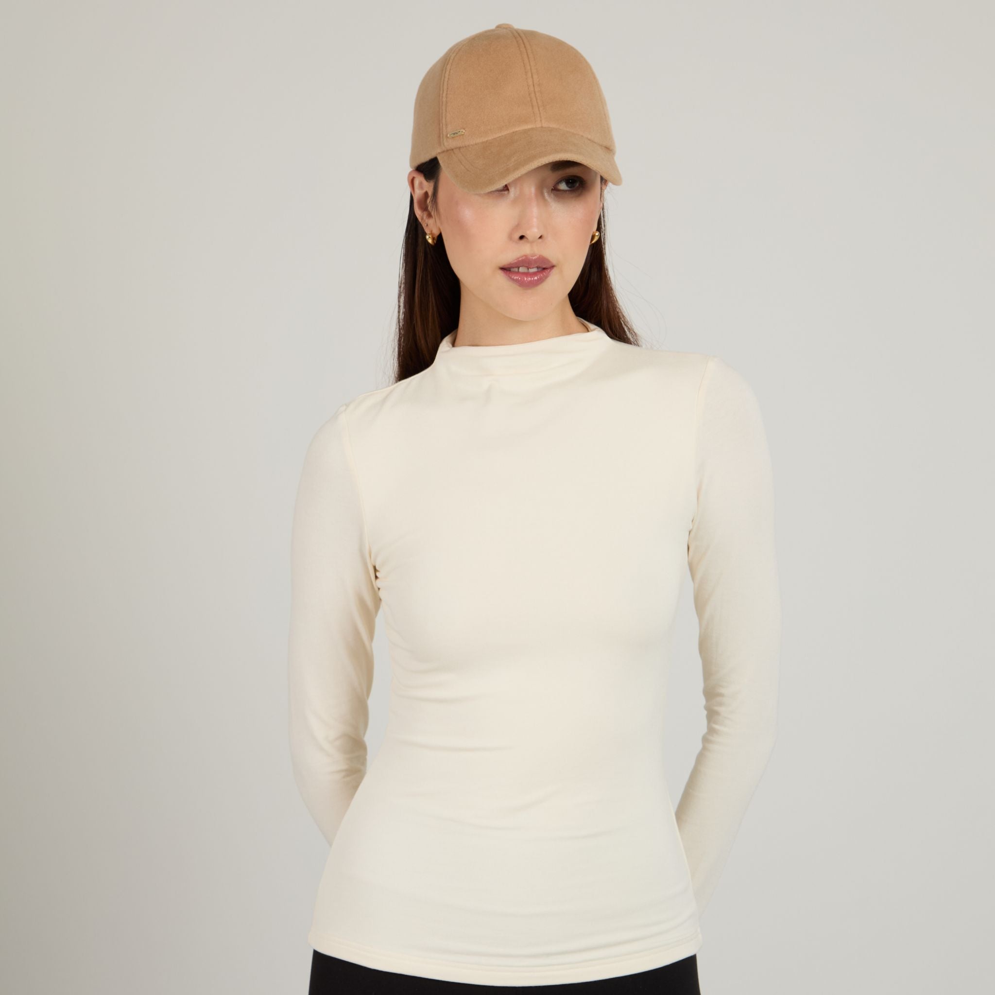 Lo in Black Cashmere