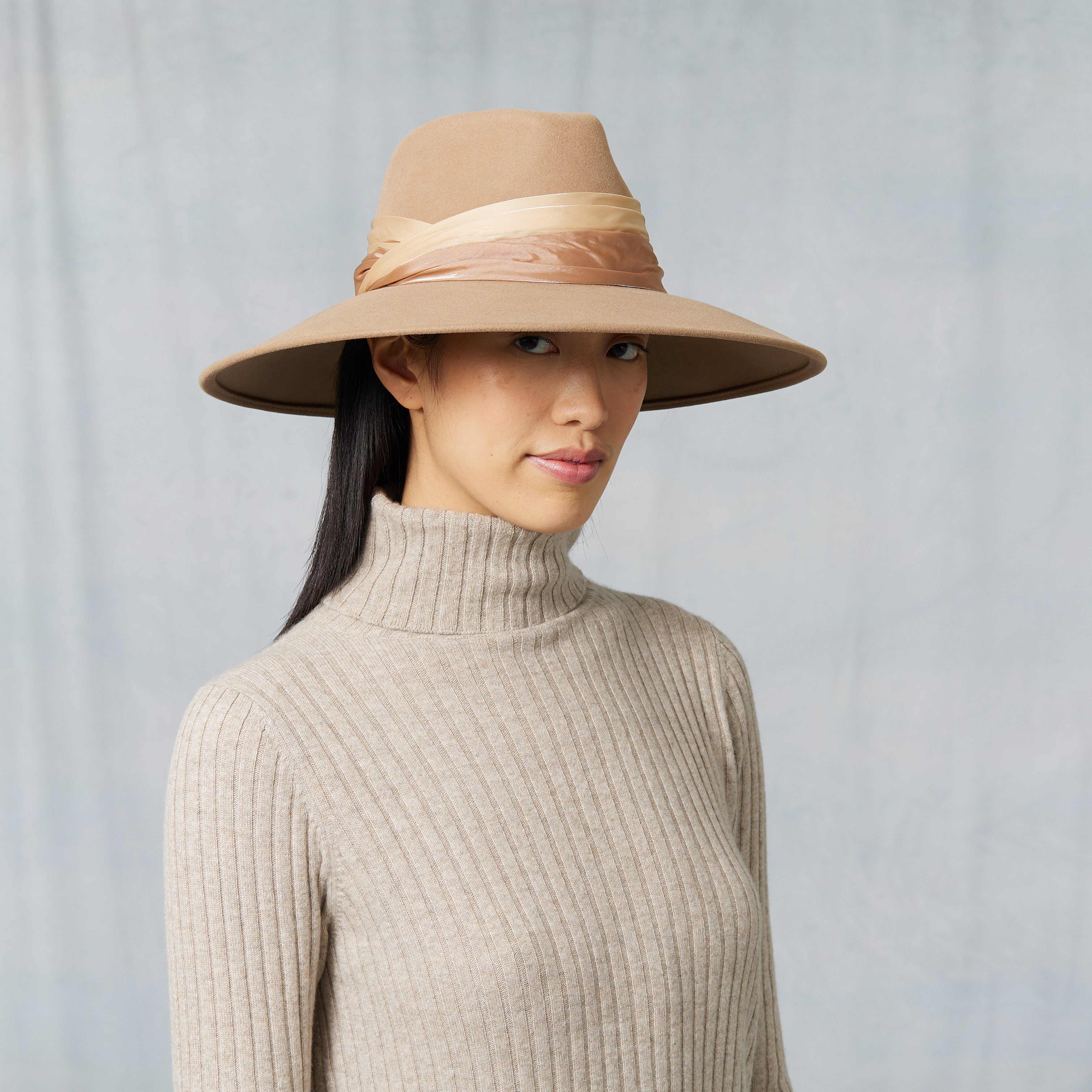 Emmanuelle Hat