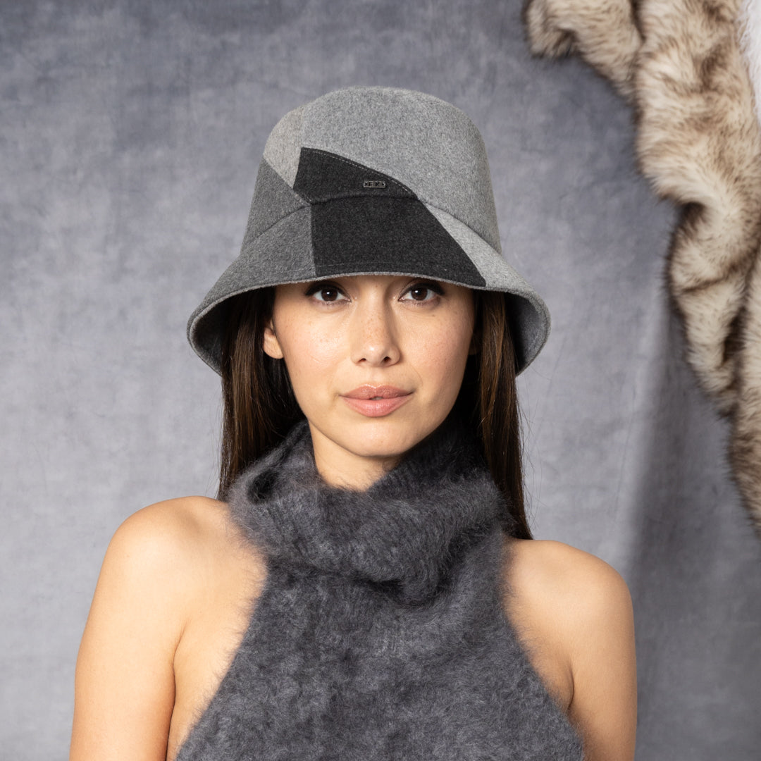 Yuki in Gray/Charcoal