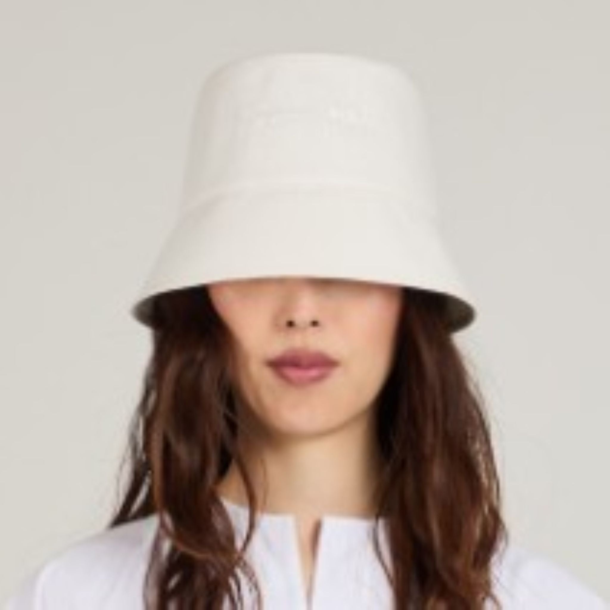 Yuki Linen Reversible Bucket Hat in White