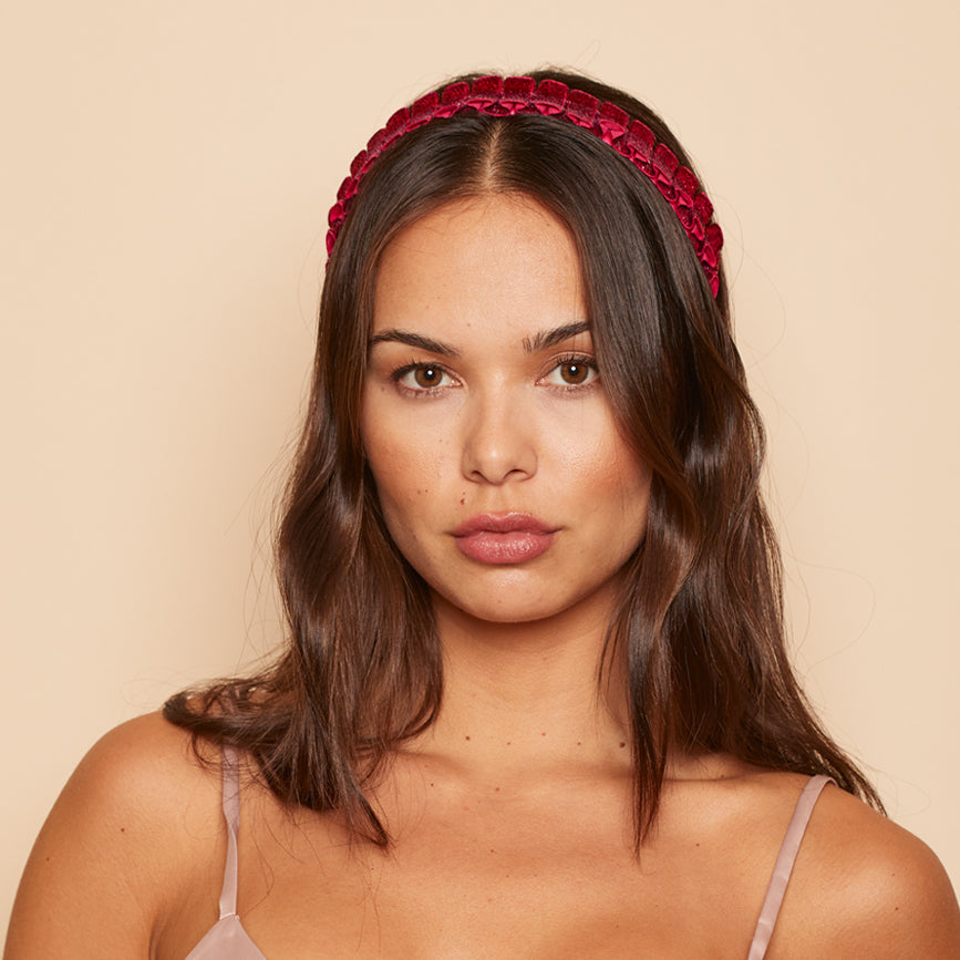 On model shot of Rafaela headband in red ombre.
